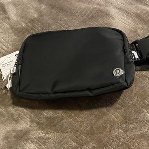 Black everywhere belt bag